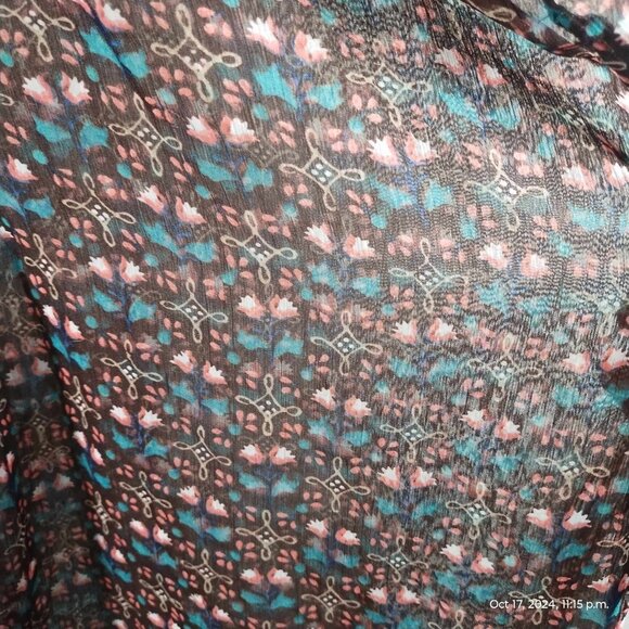 Aerie size medium feminine‎ dainty top sheer with gold trim & blue/pink flowers - Picture 8 of 8